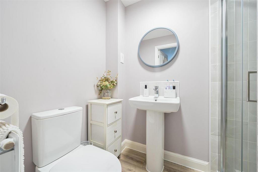 Leypark Ensuite.jpg