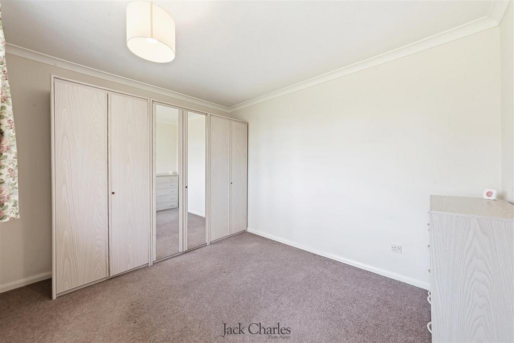 33 Herons Way-9.jpg