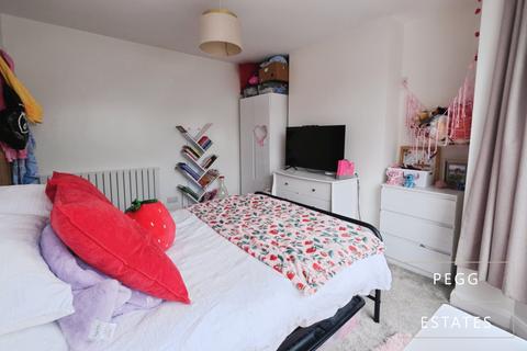3 bedroom semi-detached house for sale, Barnfield Road, Paignton