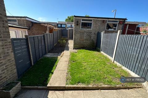 3 bedroom terraced house to rent, Hardwick Drive, Macclesfield, SK11