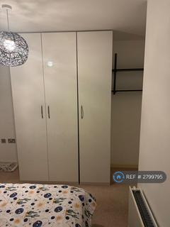 1 bedroom in a flat share to rent, Arments Court, London, SE5