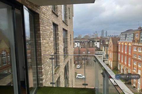 1 bedroom in a flat share to rent, Arments Court, London, SE5