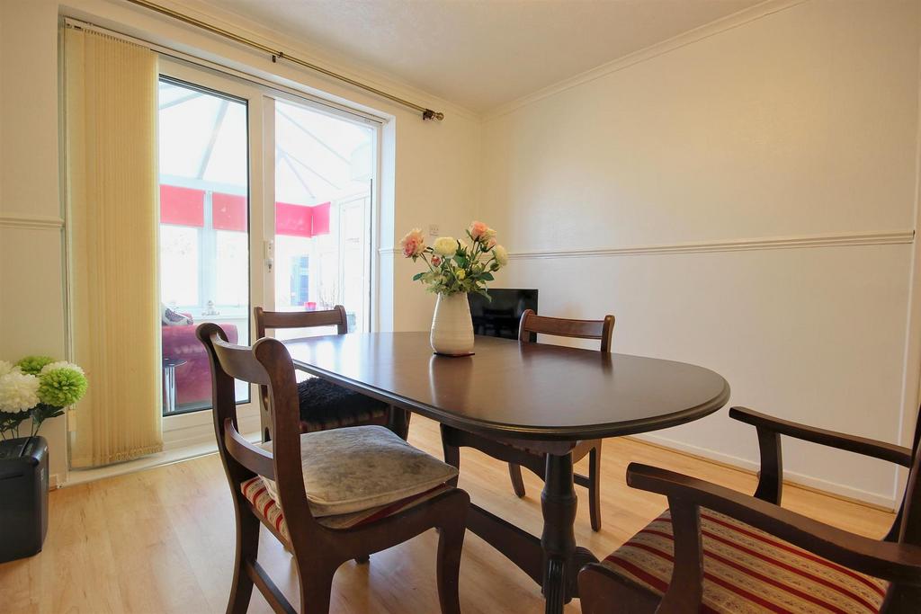 Dining room (or bedroom 3)