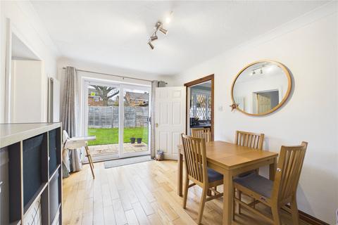 3 bedroom detached house for sale, Saunders Garden, Tadley, Hampshire, RG26