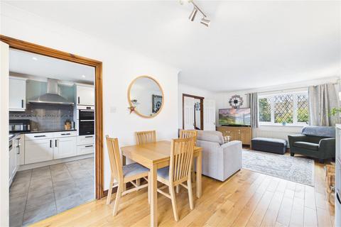 3 bedroom detached house for sale, Saunders Garden, Tadley, Hampshire, RG26
