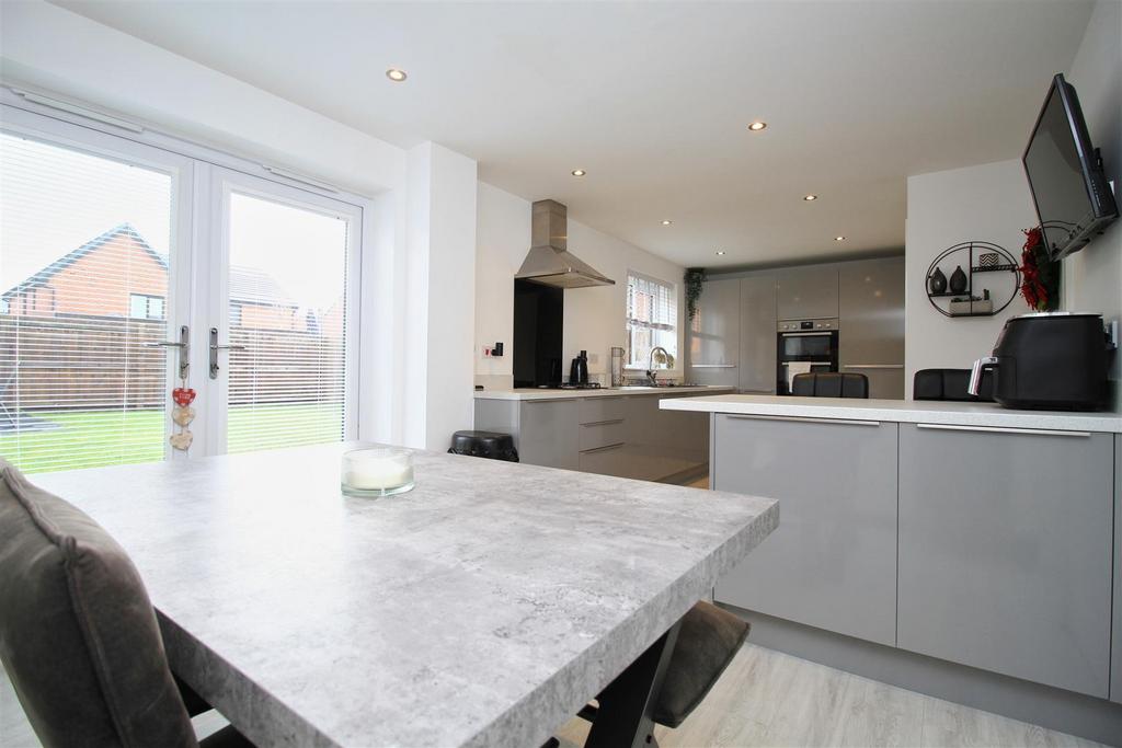 Kitchen..jpg