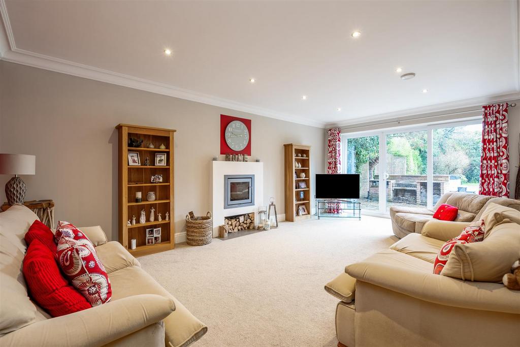 131 Whitefields Road 1.jpg