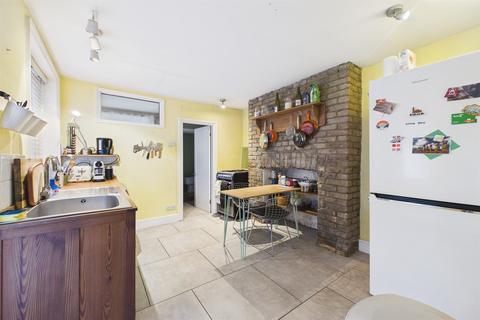 1 bedroom flat to rent, Bonnington Square, Vauxhall, SW8