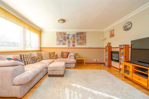 3 bedroom maisonette for sale, Annett Close, Shepperton, Surrey, TW17 8SF