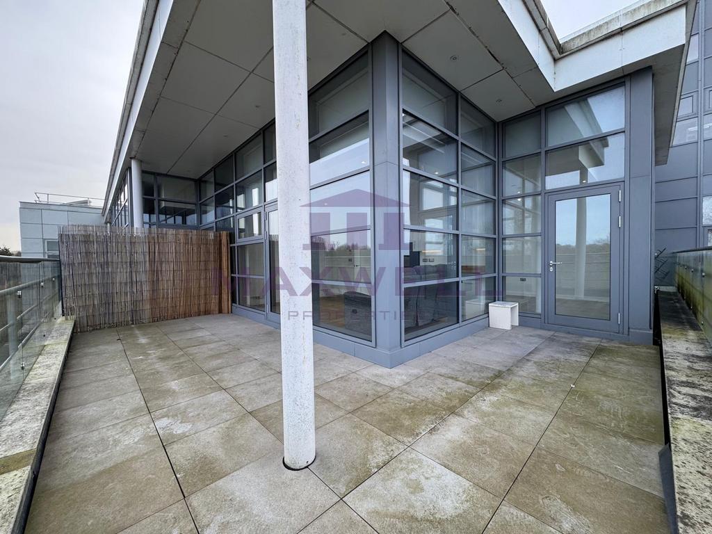 2 Bed two bath flat to rent in Harlow,...