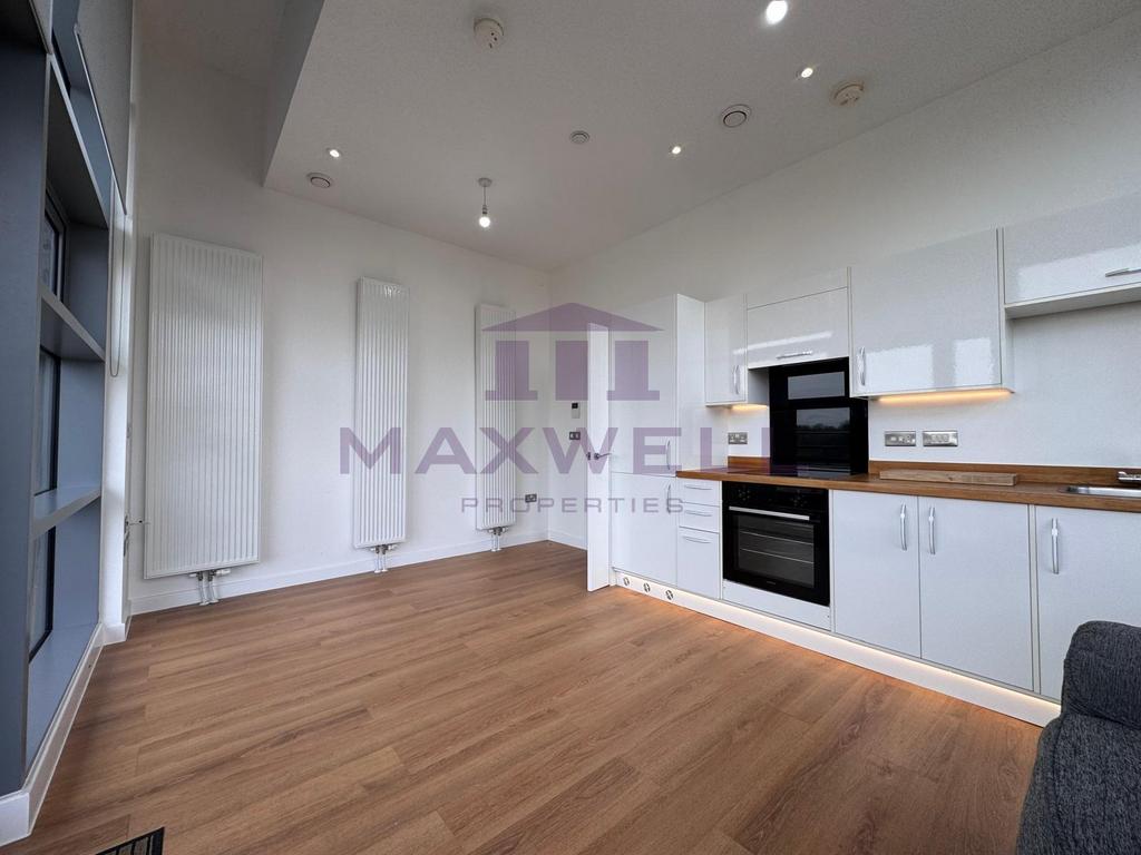 2 Bed two bath flat to rent in Harlow,...