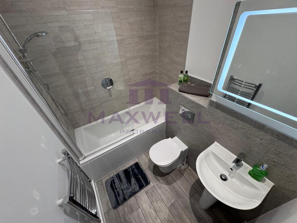 2 Bed two bath flat to rent in Harlow,...