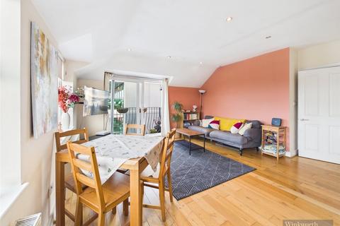 2 bedroom apartment for sale, Portsmouth Road, Surbiton KT6
