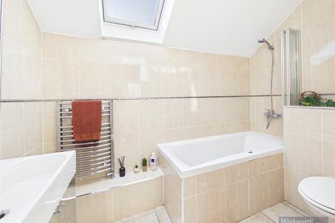 2 bedroom apartment for sale, Portsmouth Road, Surbiton KT6