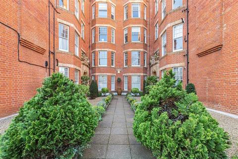 1 bedroom flat for sale, The Terrace, London SW13
