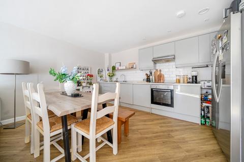 2 bedroom flat for sale, Wickham Road, Hampshire PO16