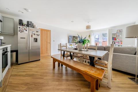 2 bedroom flat for sale, Wickham Road, Hampshire PO16