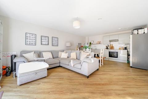 2 bedroom flat for sale, Wickham Road, Hampshire PO16