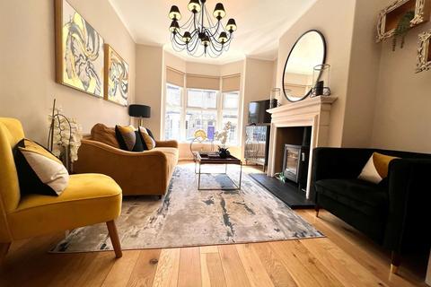 3 bedroom terraced house to rent, Scott Street, York