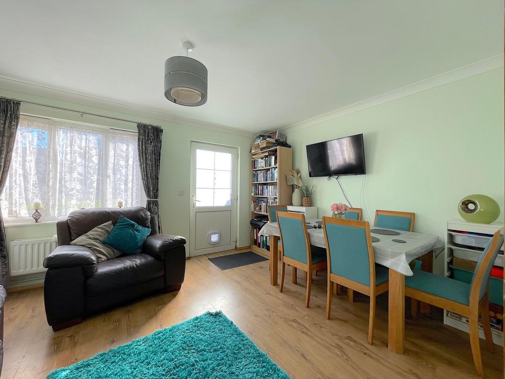 Living Room/Dining Room (1)