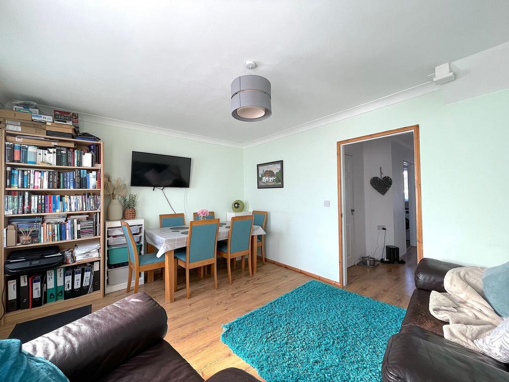 Living Room/Dining Room (2)