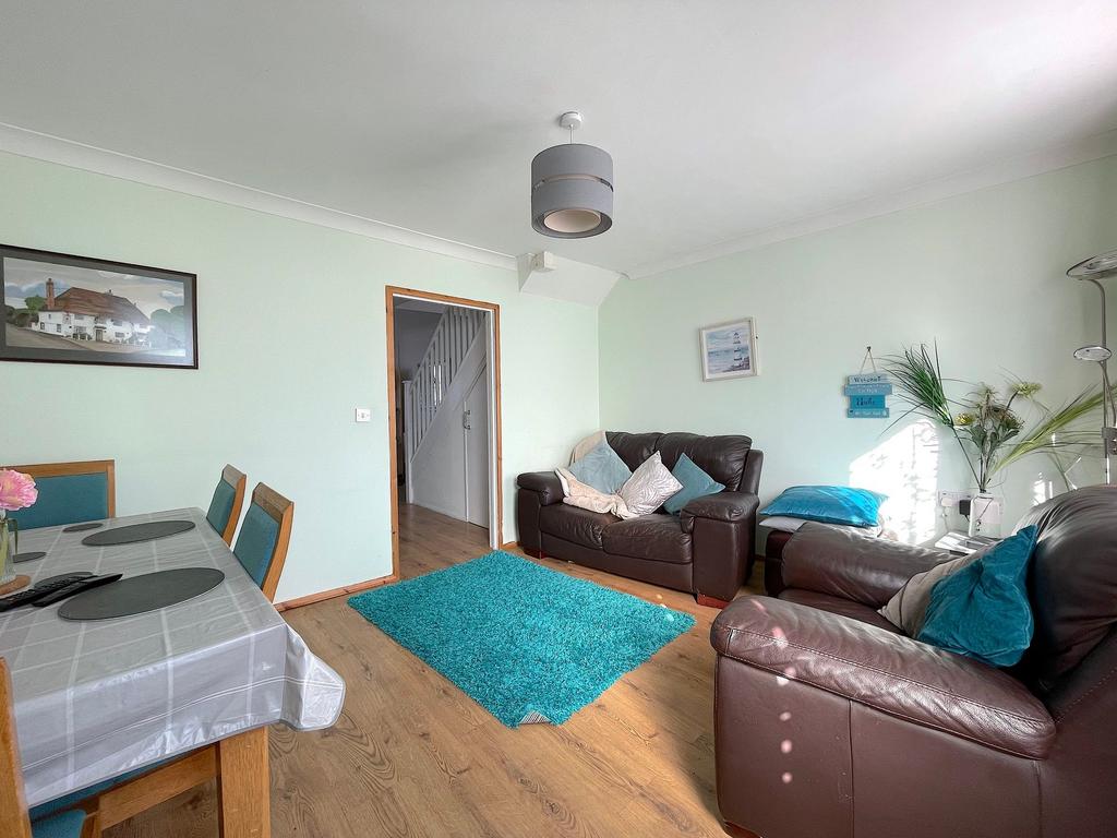Living Room/Dining Room (2)