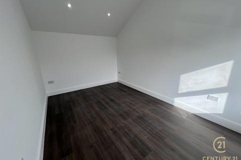 2 bedroom flat to rent, Greenford Road, GREENFORD UB6