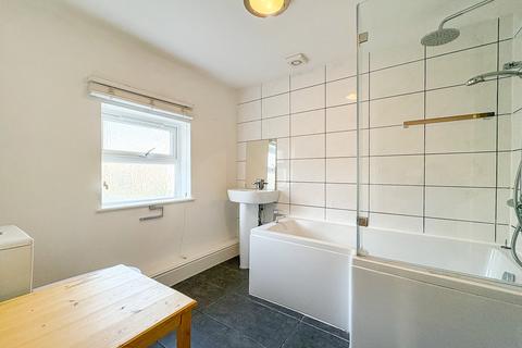2 bedroom maisonette to rent, Western Road, Crowborough, TN6