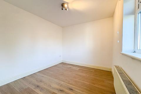 2 bedroom maisonette to rent, Western Road, Crowborough, TN6
