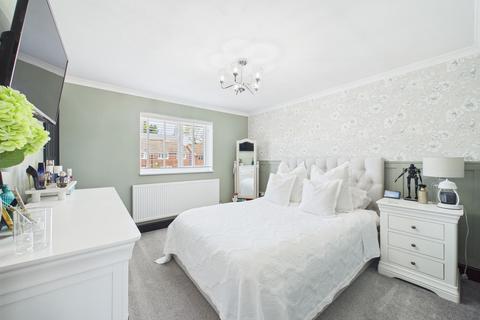 3 bedroom terraced house for sale, Rowan Close, Thetford, IP24