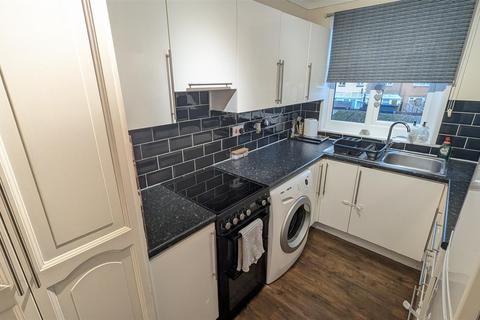 2 bedroom flat to rent, LONDON ROAD, HILSEA, PO2 9HP