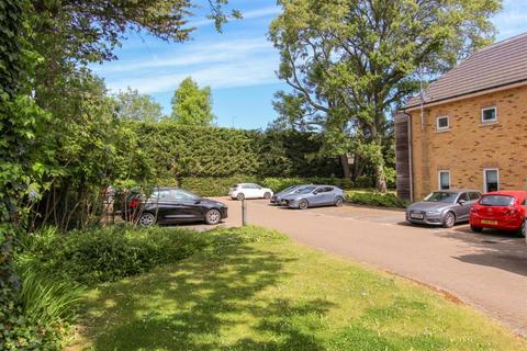 1 bedroom flat to rent, Chestlands Court, Hillingdon UB10