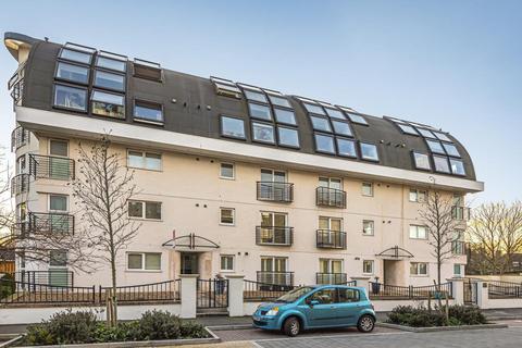 Melfield Gardens, Catford, London, SE6