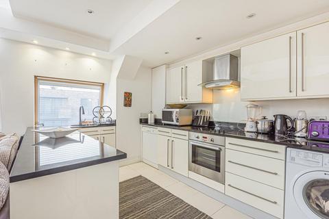 2 bedroom flat for sale, Melfield Gardens, Catford, London, SE6