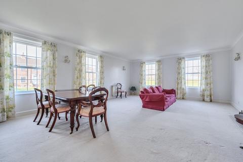 3 bedroom flat for sale, Marchwood, Chichester, PO19