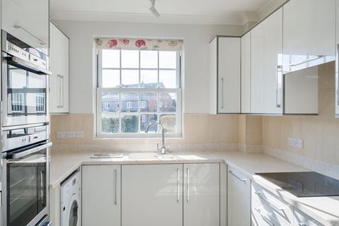 3 bedroom flat for sale, Marchwood, Chichester, PO19