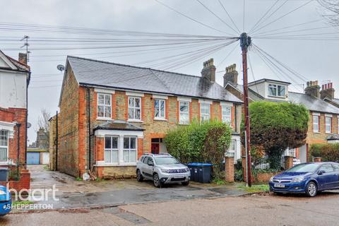 undefined, Avenue Road, Staines-upon-Thames