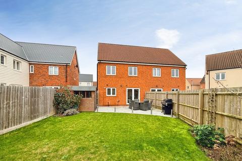 3 bedroom semi-detached house for sale, Bryony Close, Chelmsford, CM1
