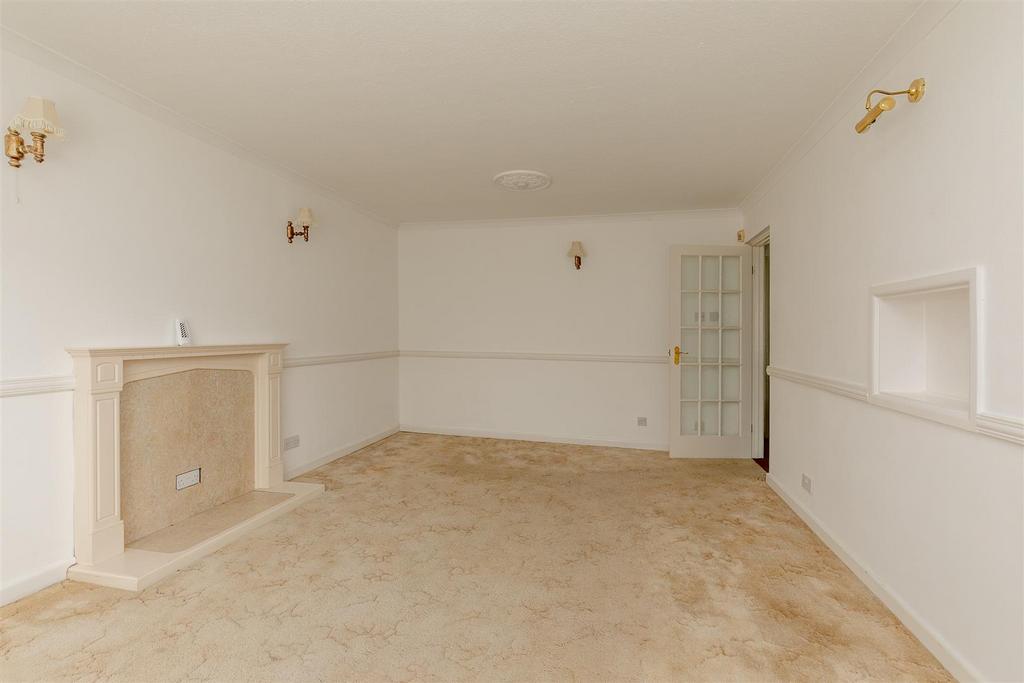 Charlton Mead Court, Brentry Living Room 2.jpg