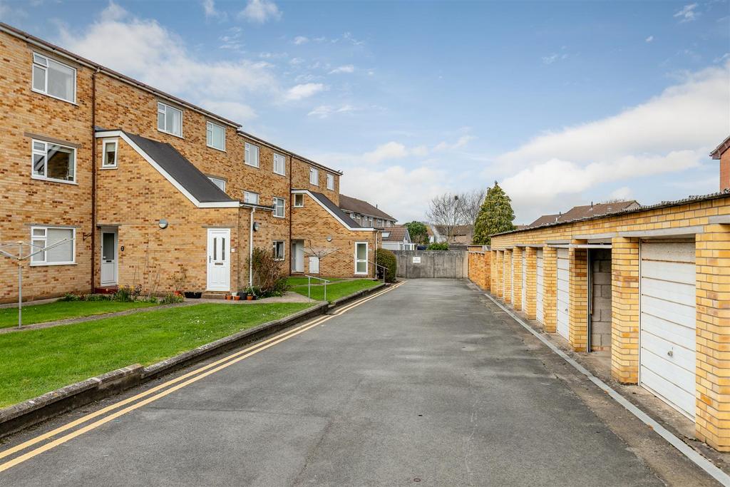 Charlton Mead Court, Brentry Garages.jpg