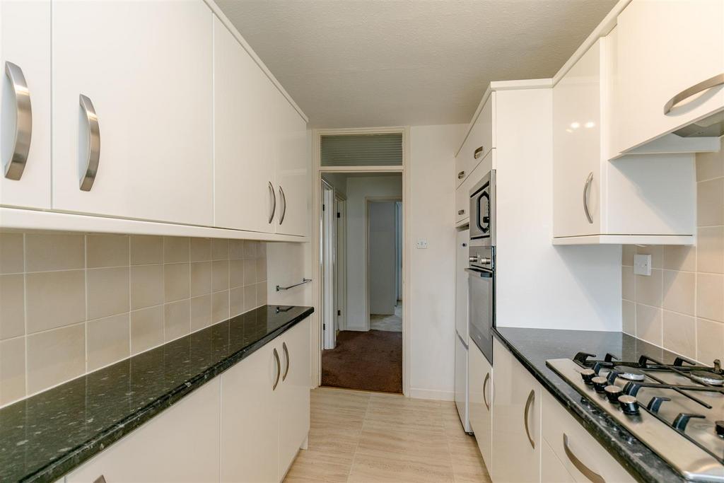 Charlton Mead Court, Brentry Kitchen 2.jpg