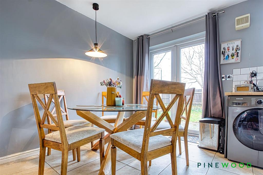 Kitchen diner