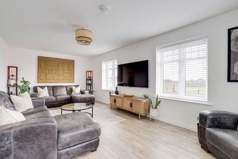 4 bedroom detached house for sale, Fairey Battle Lane, Nottingham NG15