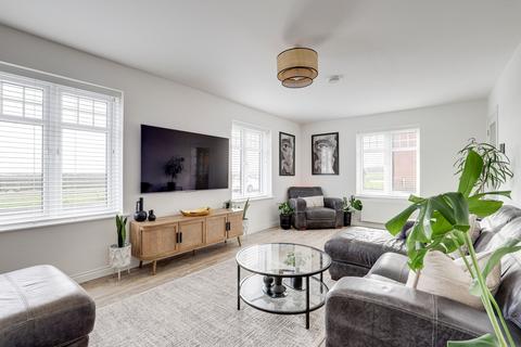 4 bedroom detached house for sale, Fairey Battle Lane, Nottingham NG15