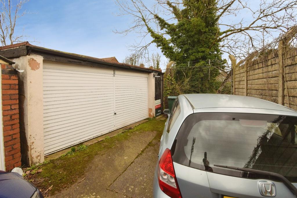 Rear Parking /Garage