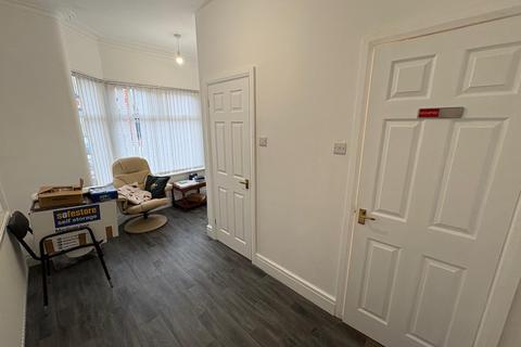 4 bedroom semi-detached house for sale, Woodville Grove, Reddish