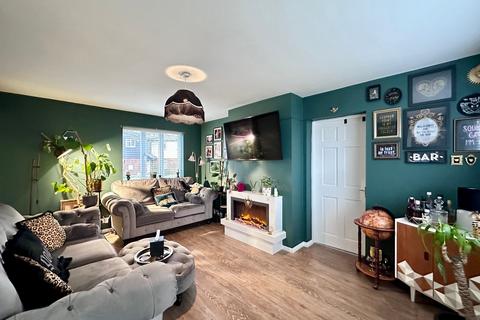 3 bedroom end of terrace house for sale, Kensington Gardens, Billericay CM12