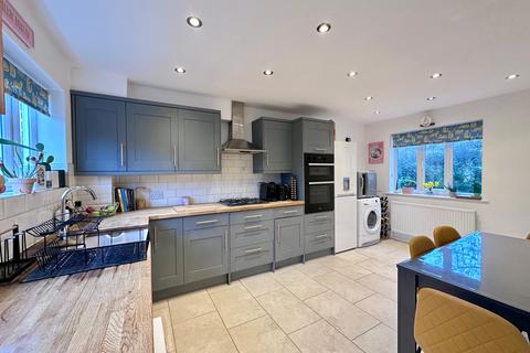 3 bedroom end of terrace house for sale, Kensington Gardens, Billericay CM12