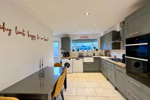 3 bedroom end of terrace house for sale, Kensington Gardens, Billericay CM12