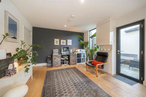 4 bedroom house for sale, Anlaby Road, Teddington TW11